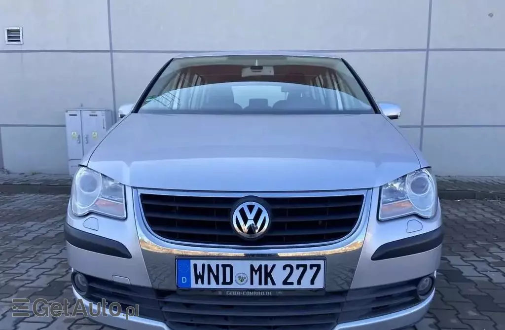 VOLKSWAGEN Touran 