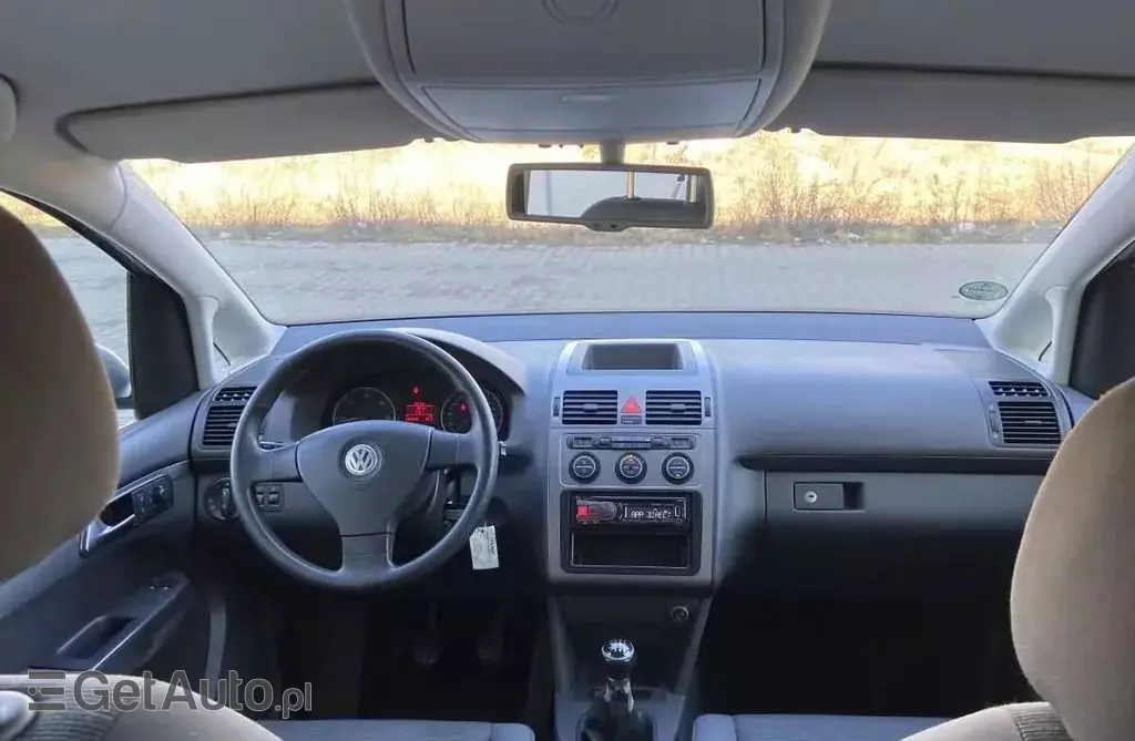 VOLKSWAGEN Touran 