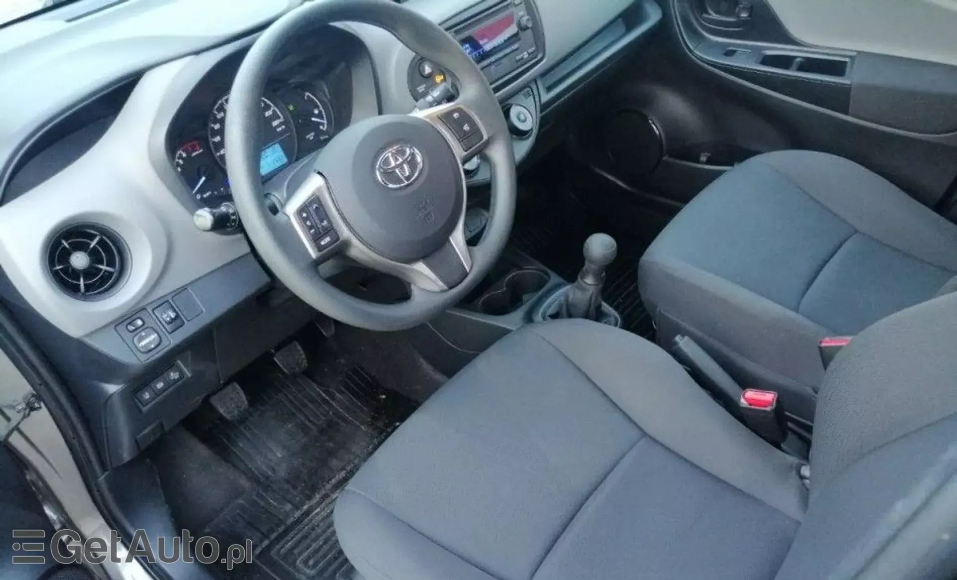 TOYOTA Yaris 