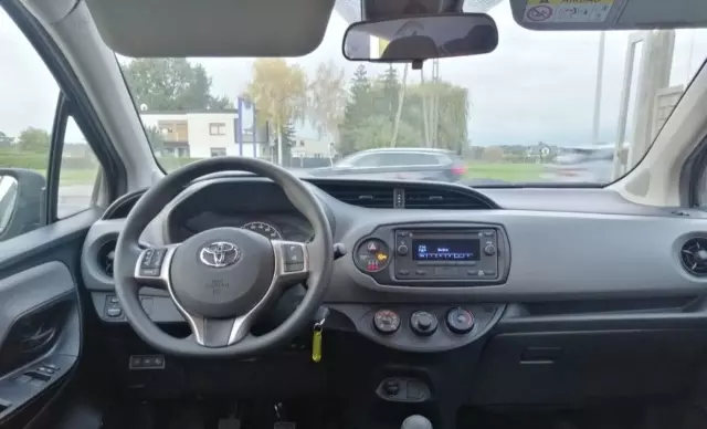 TOYOTA Yaris 