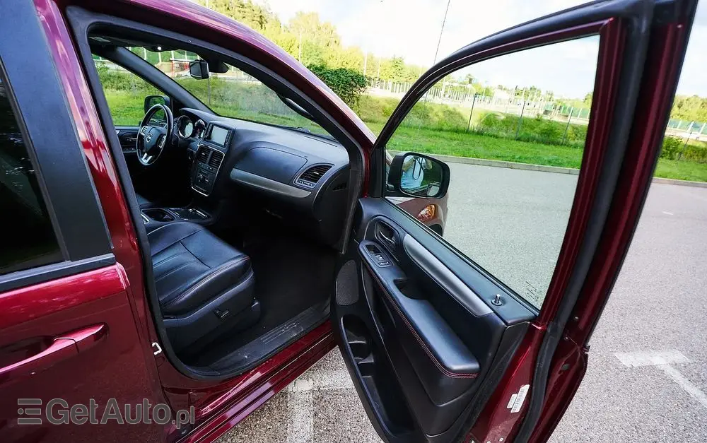DODGE Grand Caravan 