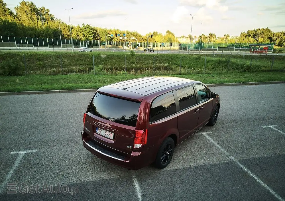 DODGE Grand Caravan 