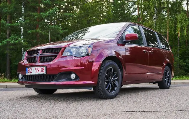 DODGE Grand Caravan 