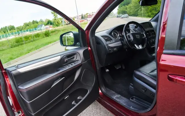DODGE Grand Caravan 