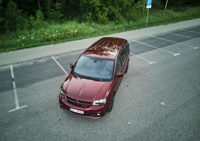 DODGE Grand Caravan 