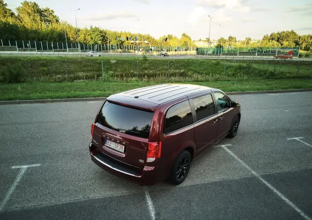 DODGE Grand Caravan 