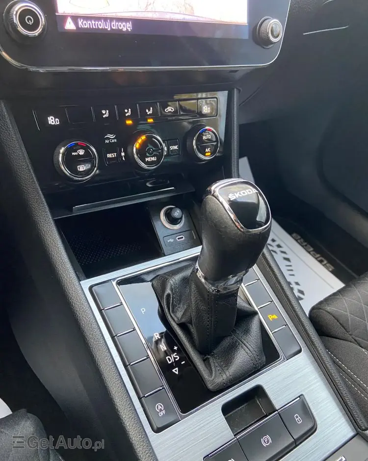 SKODA Superb 