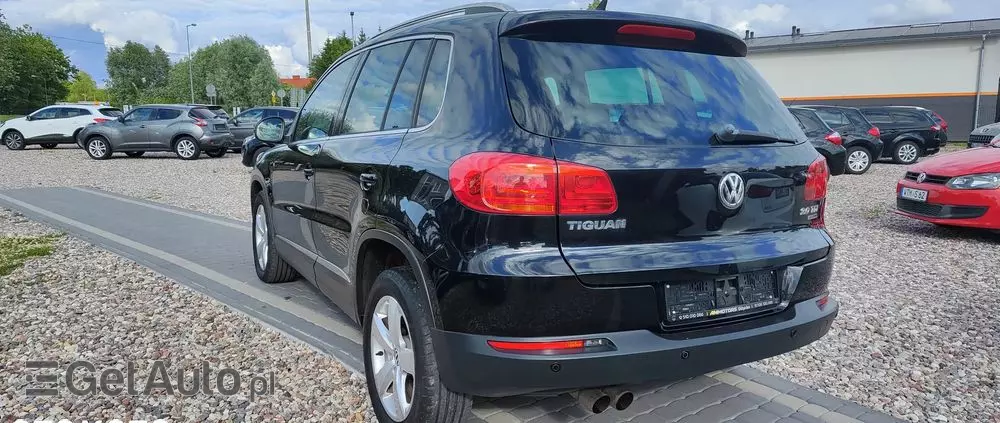 VOLKSWAGEN Tiguan 