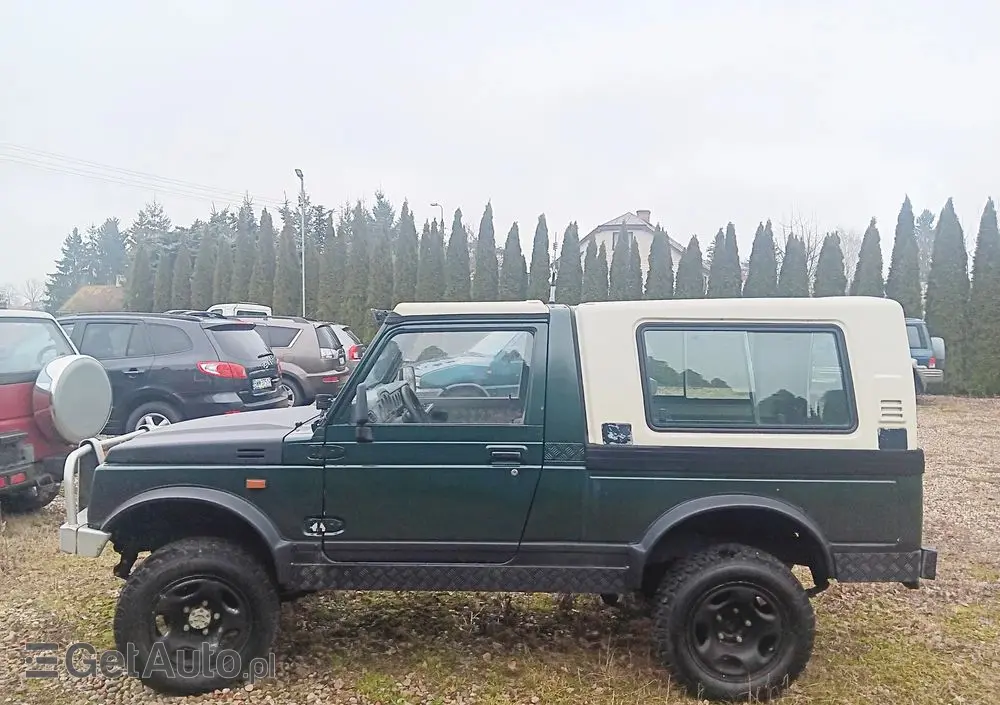 SUZUKI Samurai 