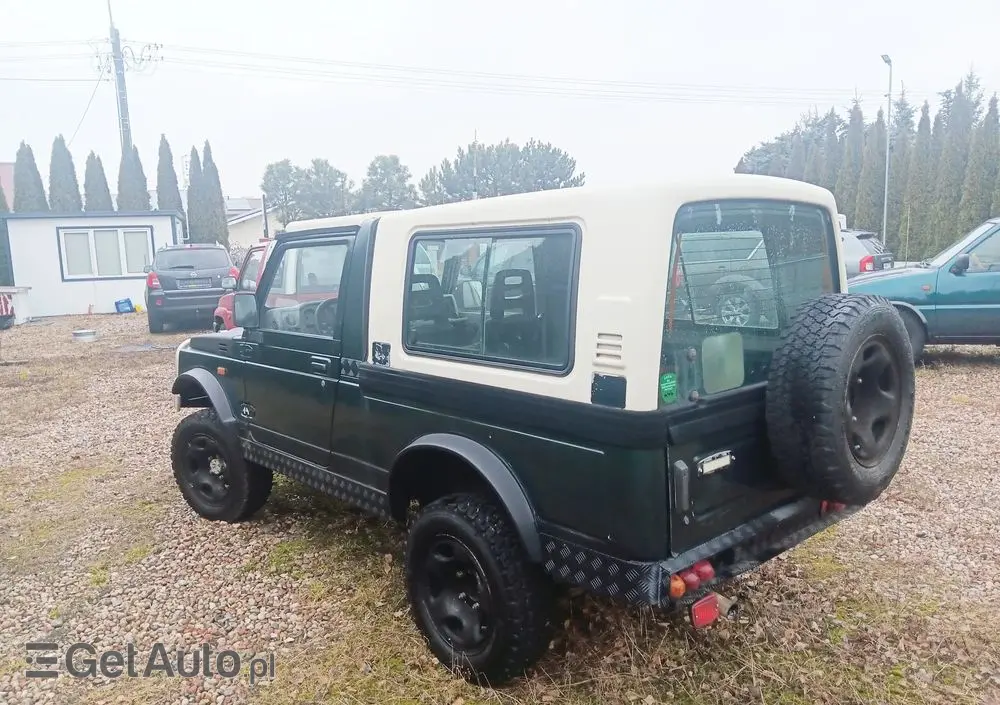 SUZUKI Samurai 