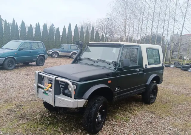 SUZUKI Samurai 