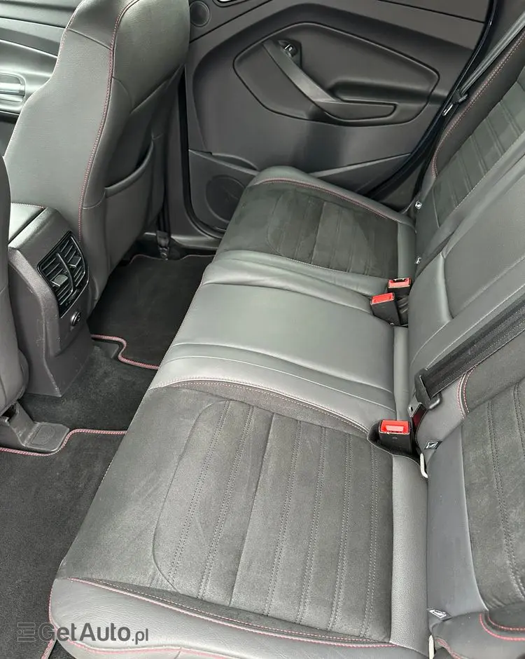 FORD Kuga 1.5 EcoBoost 2x4 ST-Line