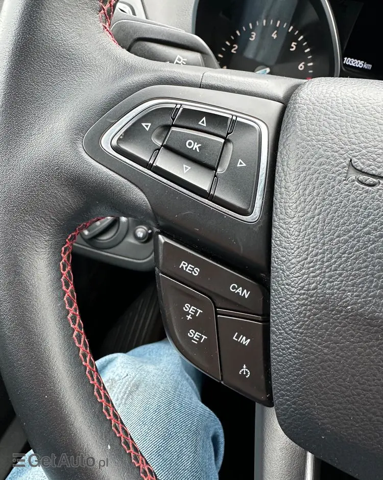 FORD Kuga 1.5 EcoBoost 2x4 ST-Line