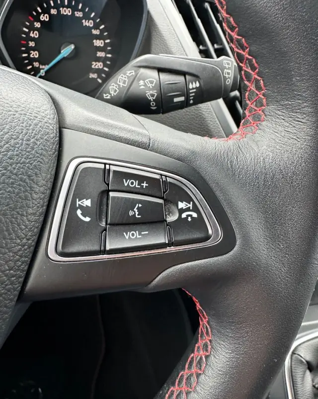 FORD Kuga 1.5 EcoBoost 2x4 ST-Line