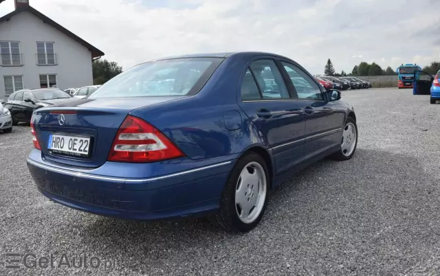 MERCEDES-BENZ Klasa C 280 T 4Matic Automatik Avantgarde