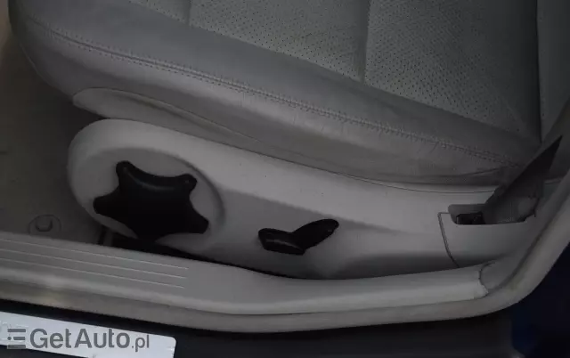 MERCEDES-BENZ Klasa C 280 T 4Matic Automatik Avantgarde