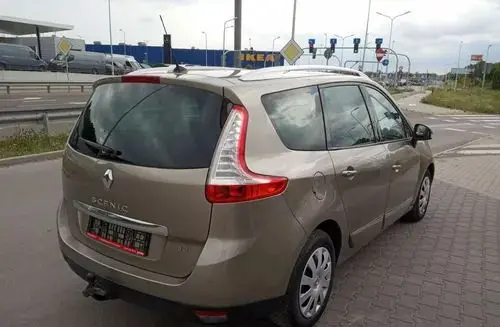 RENAULT Grand Scenic 