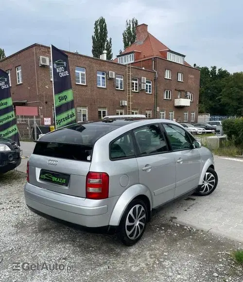 AUDI A2 