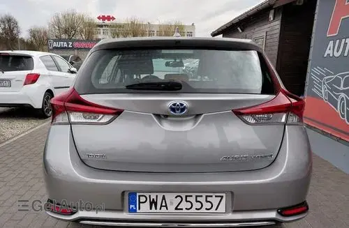 TOYOTA Auris 