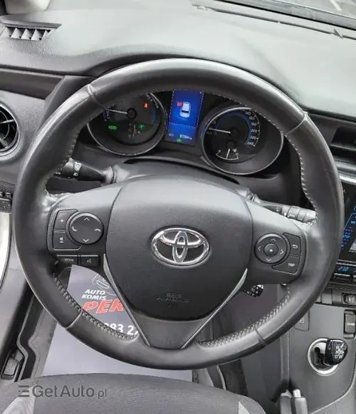 TOYOTA Auris 