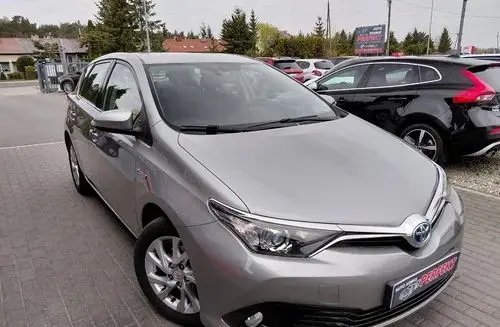 TOYOTA Auris 