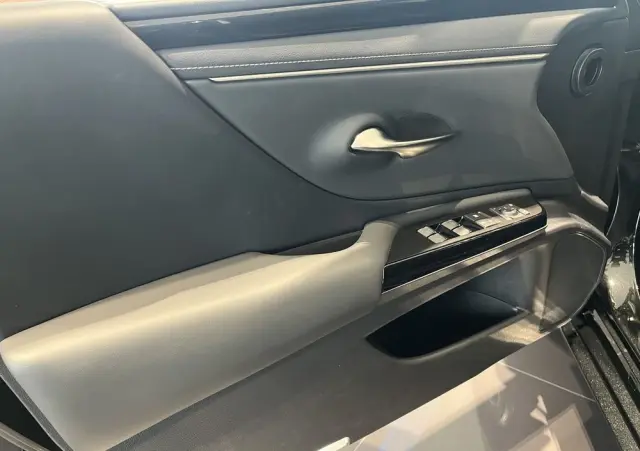 LEXUS ES 300h Business Edition