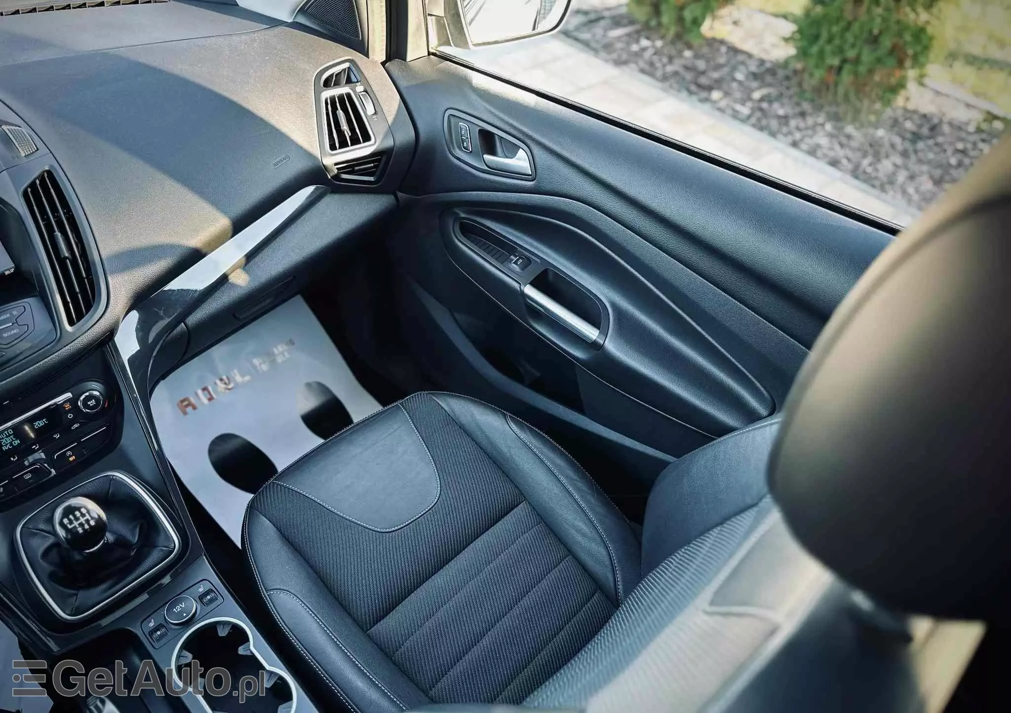 FORD Kuga 2.0 TDCi 2x4 Titanium