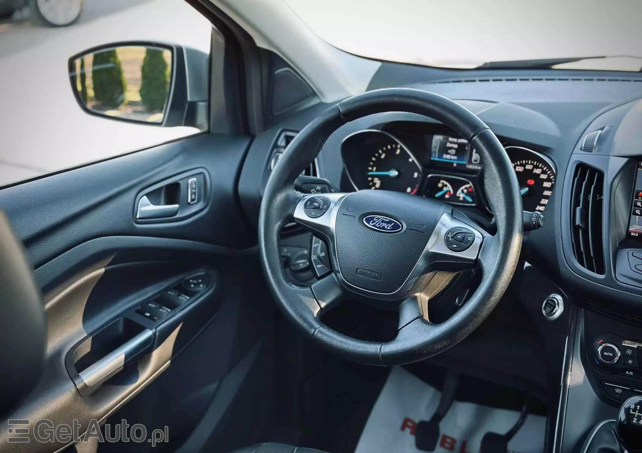 FORD Kuga 2.0 TDCi 2x4 Titanium