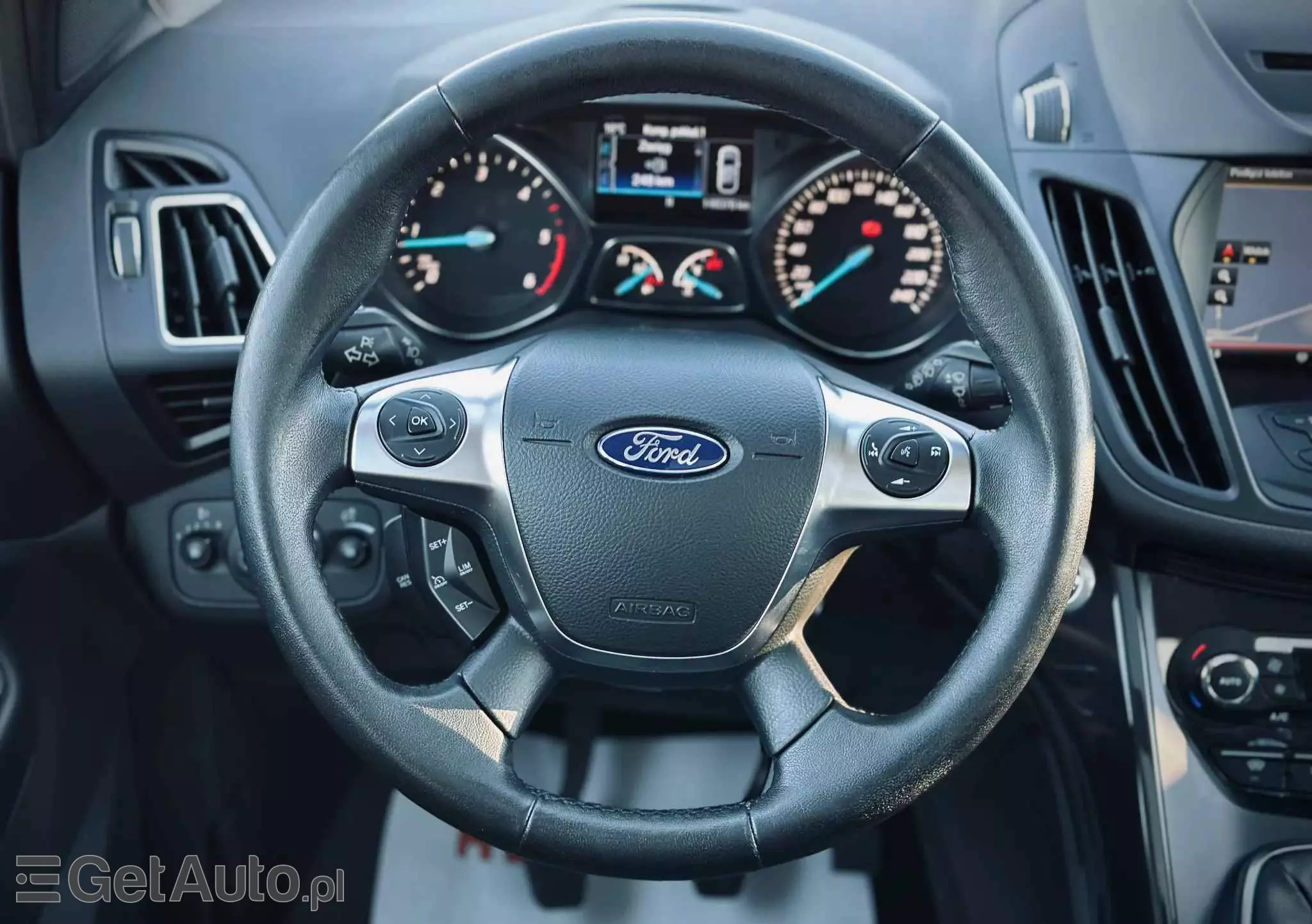 FORD Kuga 2.0 TDCi 2x4 Titanium