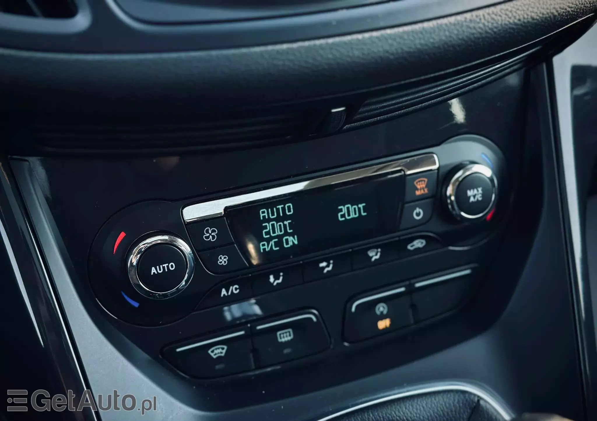 FORD Kuga 2.0 TDCi 2x4 Titanium