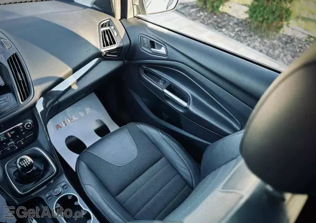 FORD Kuga 2.0 TDCi 2x4 Titanium