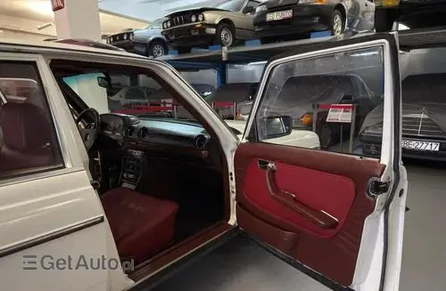 MERCEDES-BENZ W123 