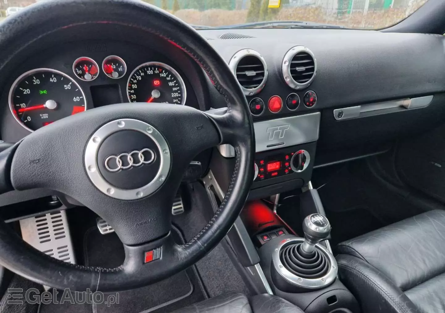 AUDI TT 