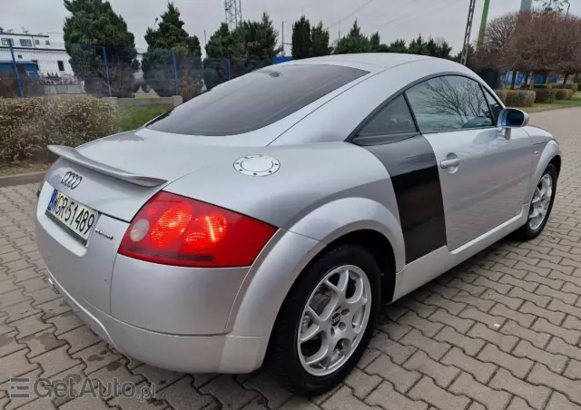 AUDI TT 