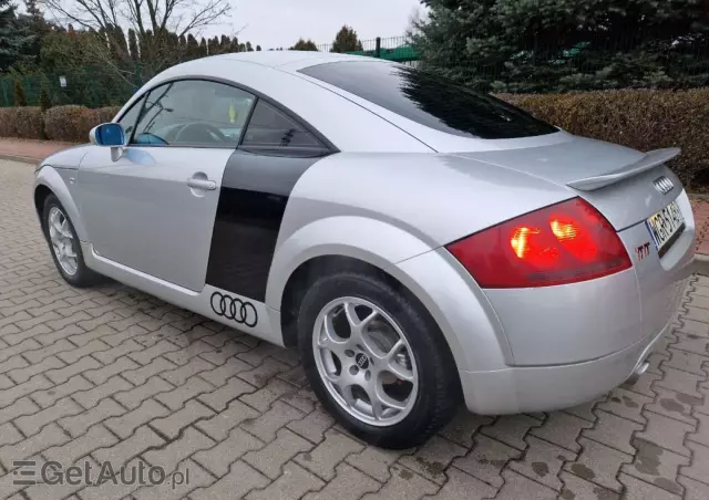 AUDI TT 