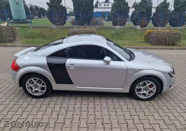 AUDI TT 