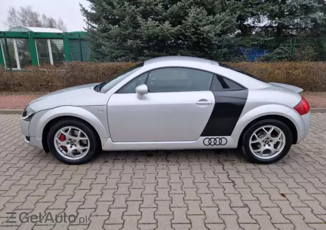 AUDI TT 