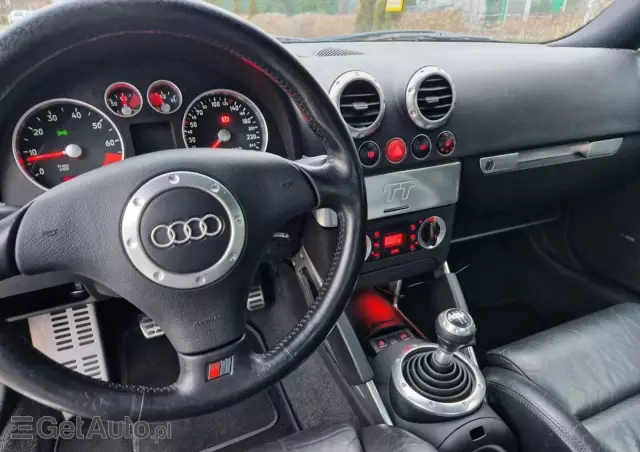 AUDI TT 