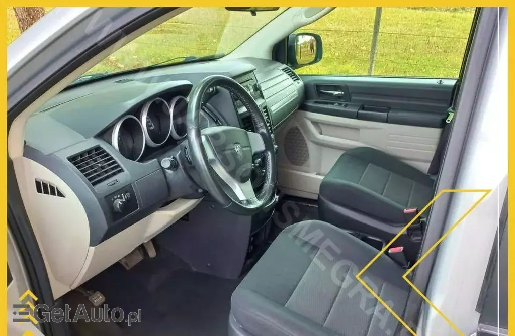 DODGE Caravan 