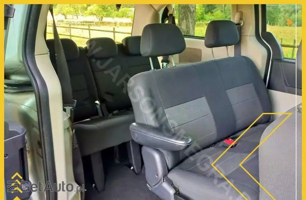 DODGE Caravan 