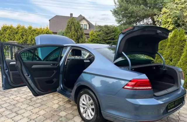 VOLKSWAGEN Passat 