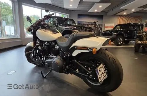 HARLEY-DAVIDSON Dyna Fat Bob 
