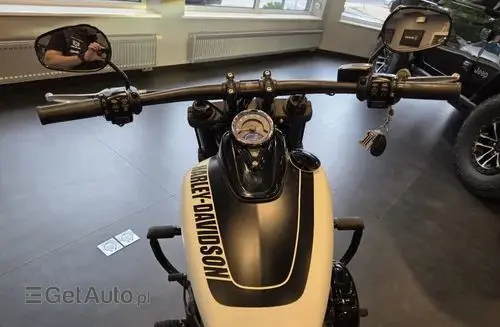 HARLEY-DAVIDSON Dyna Fat Bob 
