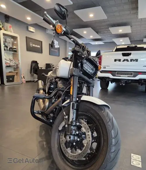 HARLEY-DAVIDSON Dyna Fat Bob 