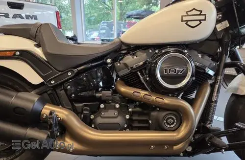 HARLEY-DAVIDSON Dyna Fat Bob 