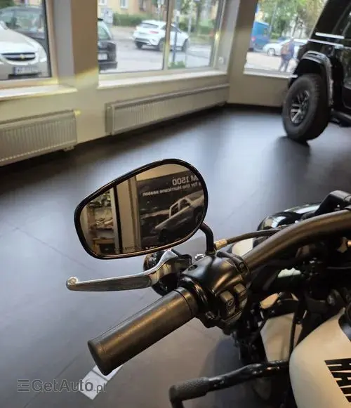 HARLEY-DAVIDSON Dyna Fat Bob 