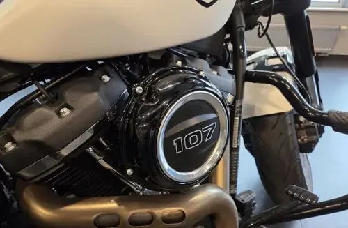 HARLEY-DAVIDSON Dyna Fat Bob 