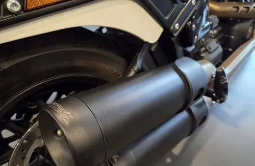 HARLEY-DAVIDSON Dyna Fat Bob 