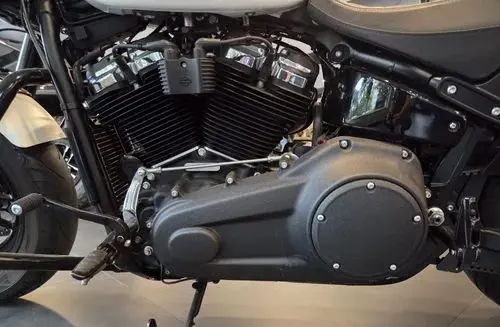 HARLEY-DAVIDSON Dyna Fat Bob 