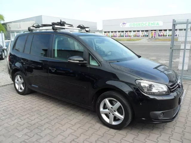 VOLKSWAGEN Touran 